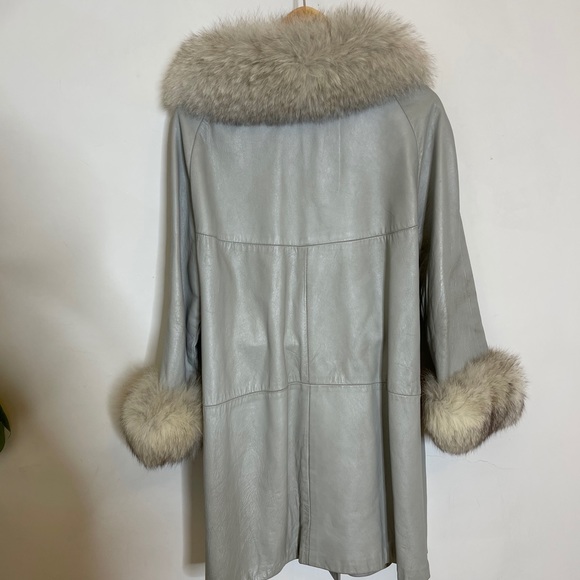 Gorgeous vintage leather and fur coat trench - Picture 12 of 16